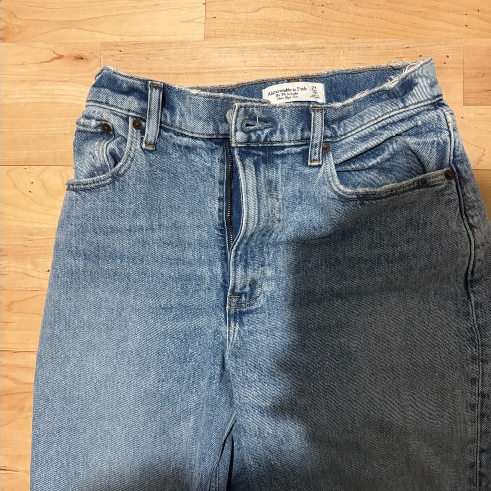 Abercrombie & Fitch Light Blue High-Rise Straight Jeans - Picture 3 of 11